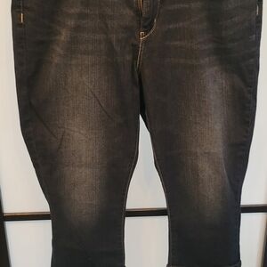 Levis Modern Capris 16-W33